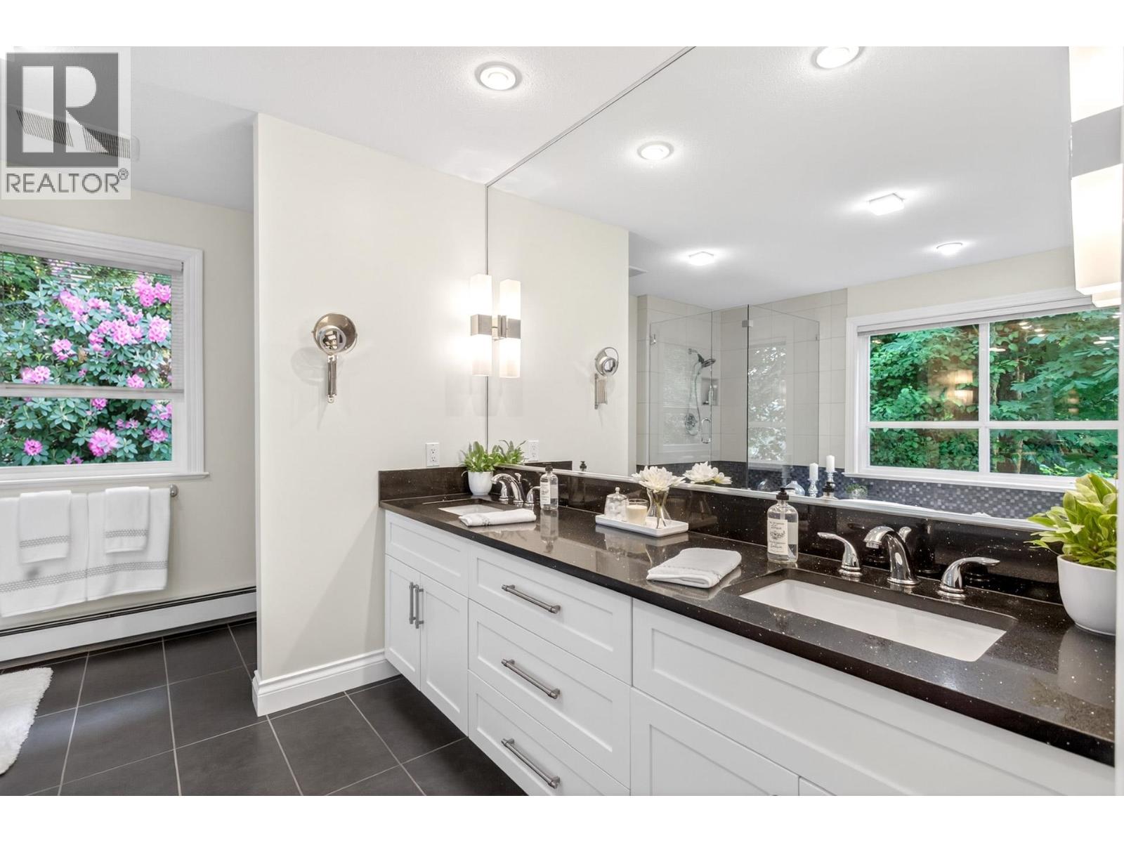 2339 St George Street, Port Moody, British Columbia V3H 2G3 - Photo 25 - R3138218