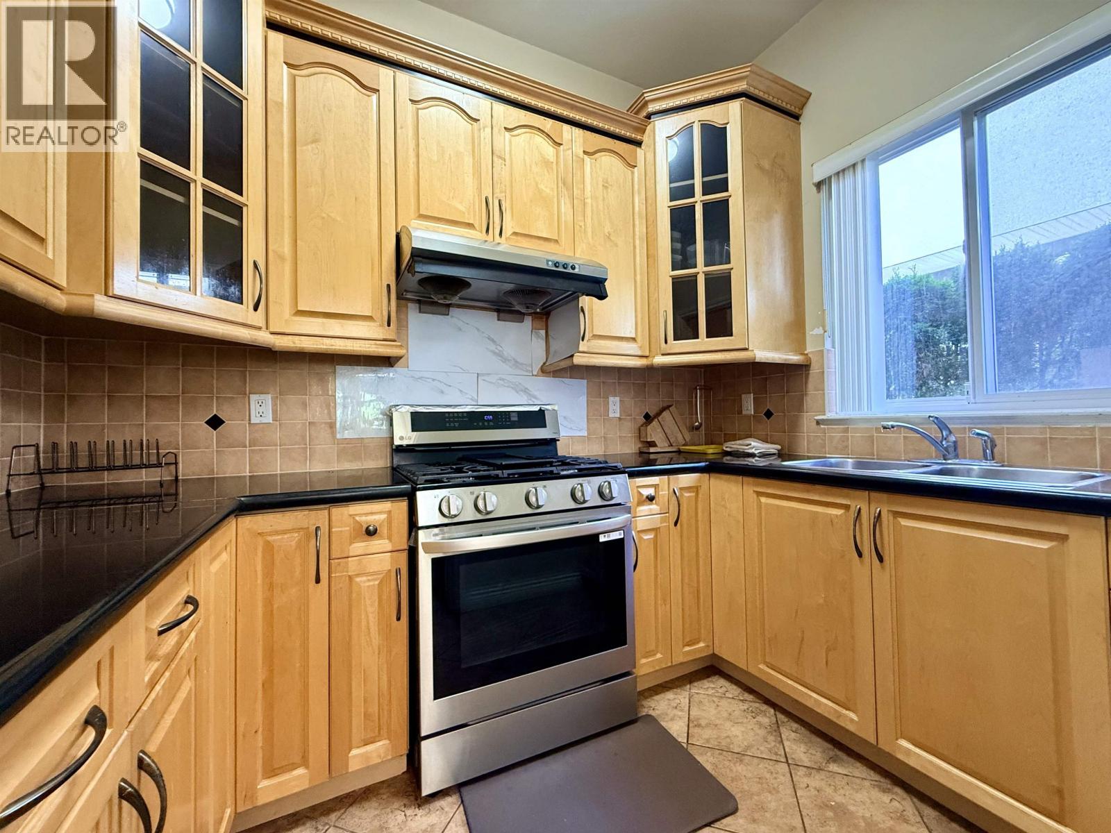 968 Burnwood Avenue, Burnaby, British Columbia  V5A 4W7 - Photo 11 - R3138202