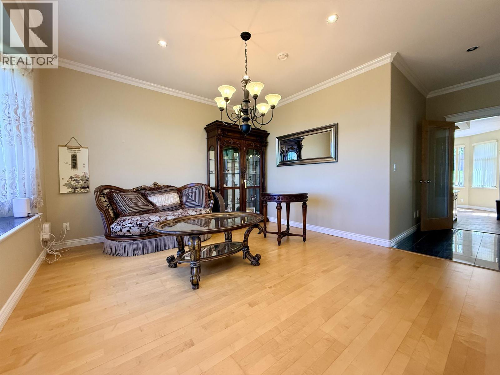 968 Burnwood Avenue, Burnaby, British Columbia  V5A 4W7 - Photo 5 - R3138202