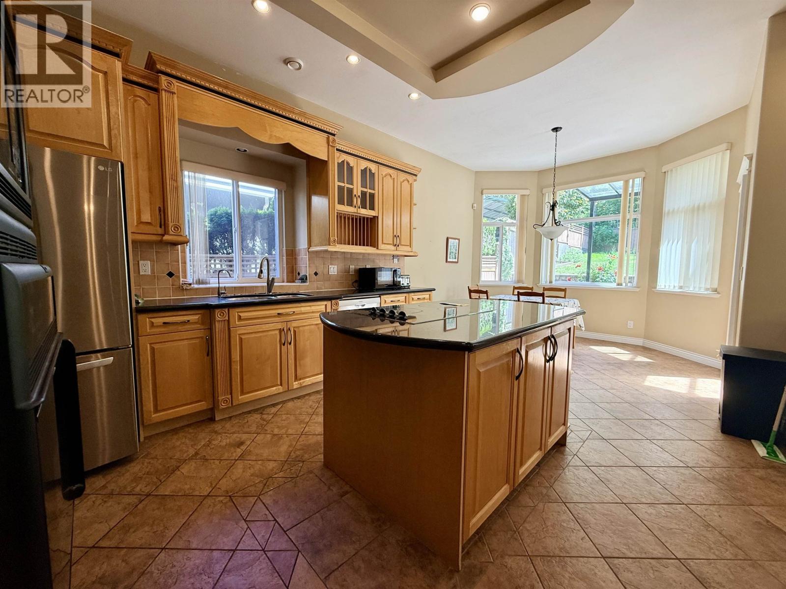 968 Burnwood Avenue, Burnaby, British Columbia  V5A 4W7 - Photo 9 - R3138202