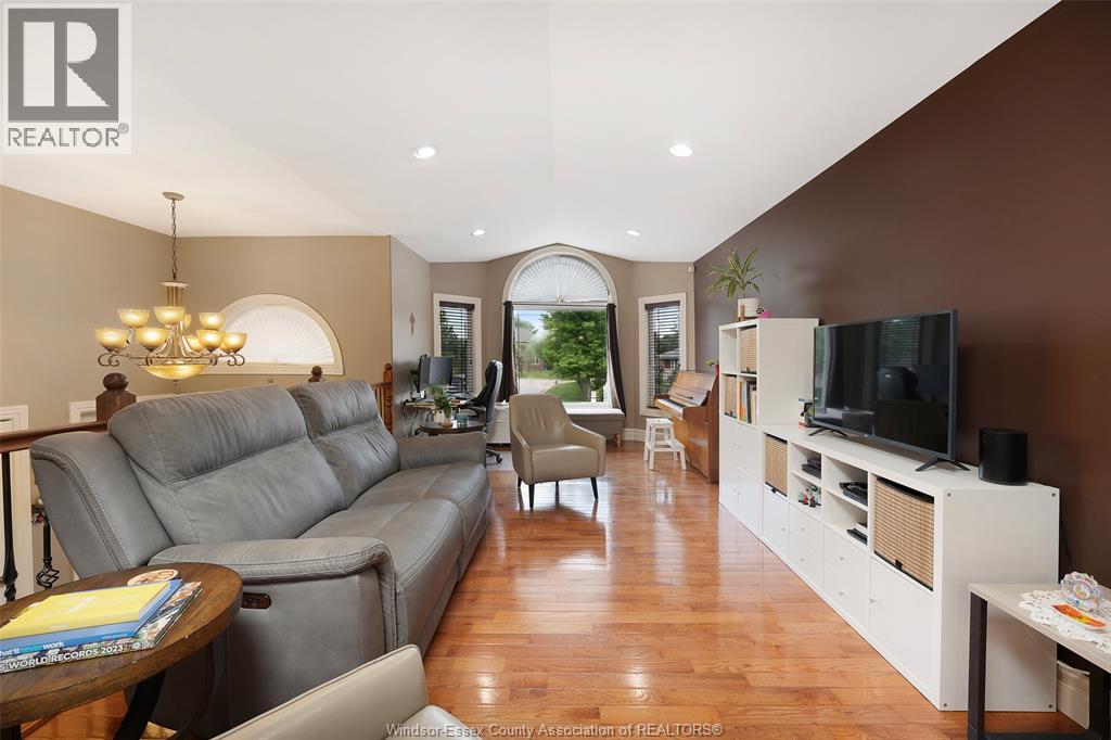 3998 Cosenza Street, Windsor, Ontario  N9G 0A5 - Photo 6 - 26014745