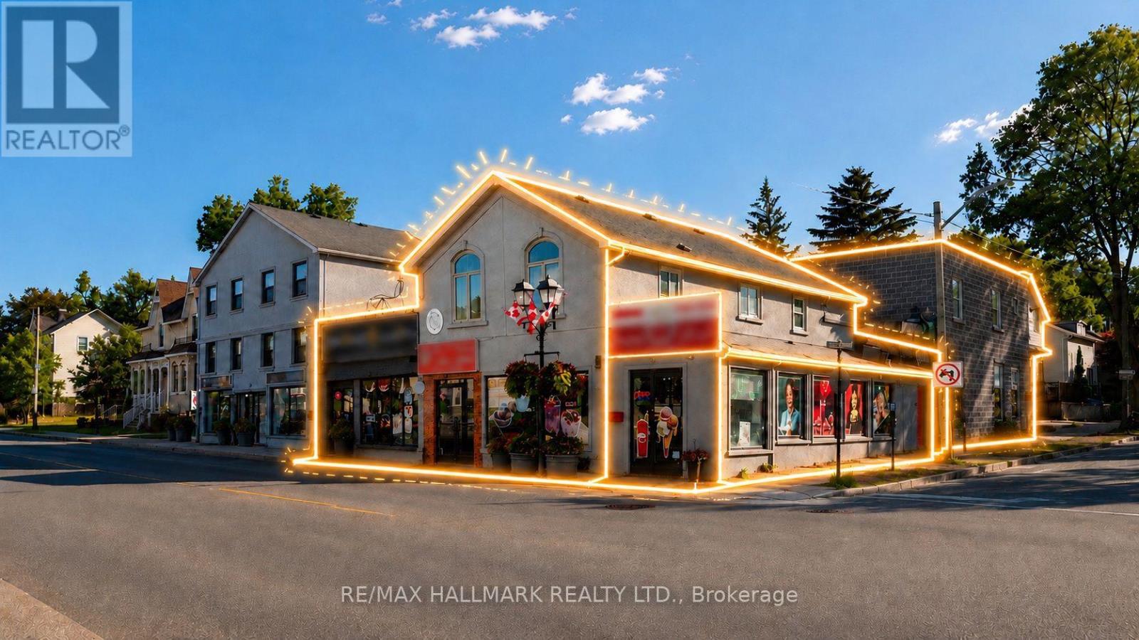 30-32 MAIN STREET S, Newmarket, Ontario
