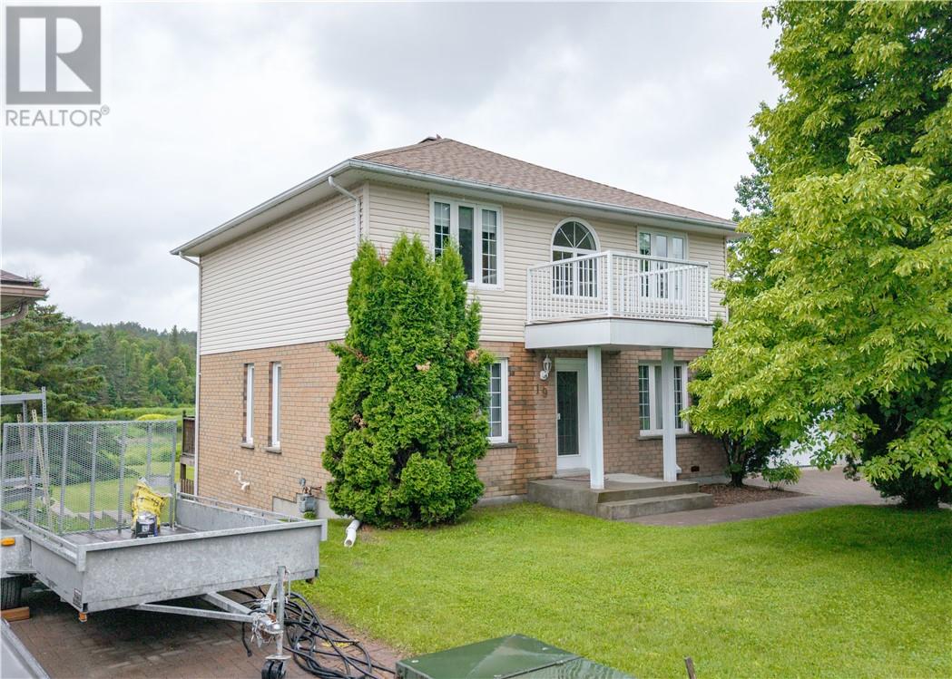 19 Herman Mayer Drive, Lively, Ontario