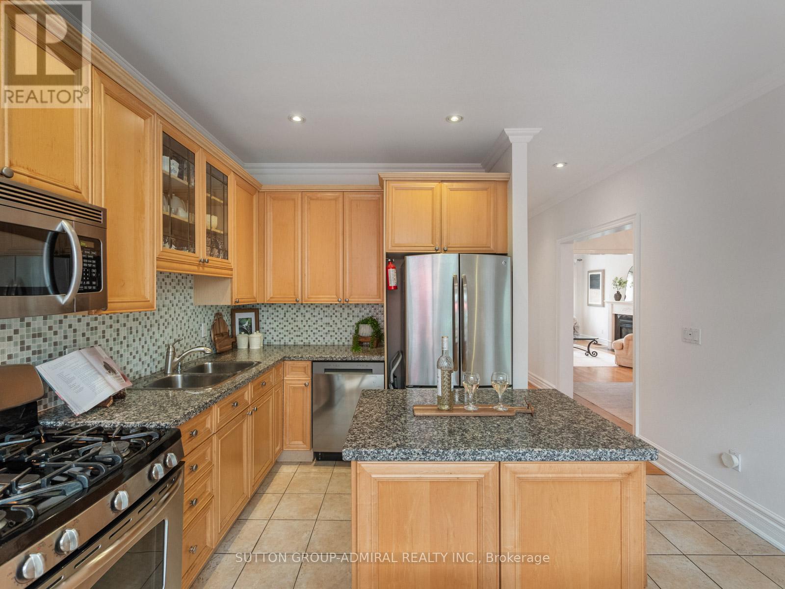 255 Cocksfield Avenue, Toronto, Ontario  M3H 3T6 - Photo 17 - C13473596