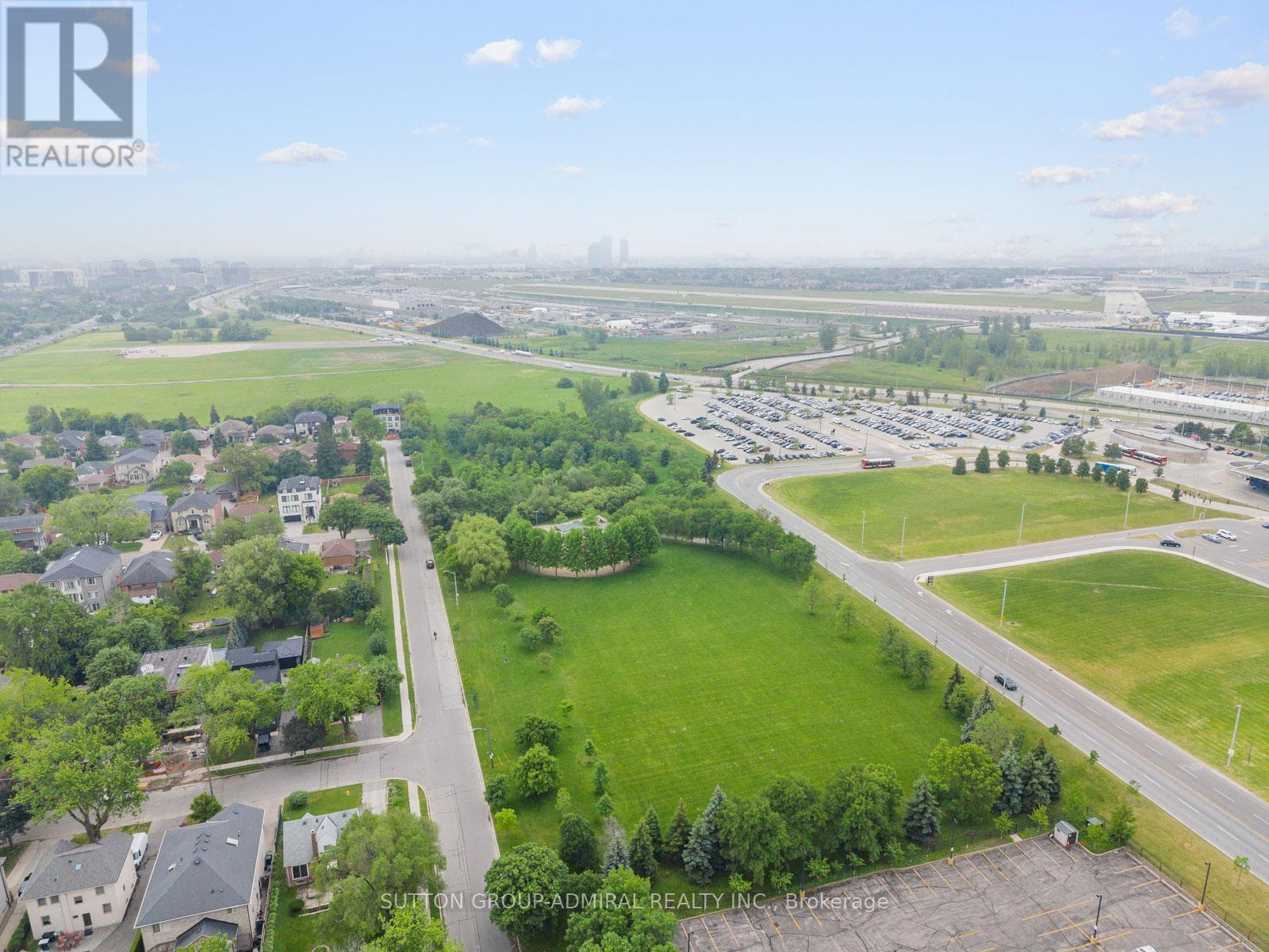 255 Cocksfield Avenue, Toronto, Ontario  M3H 3T6 - Photo 49 - C13473596