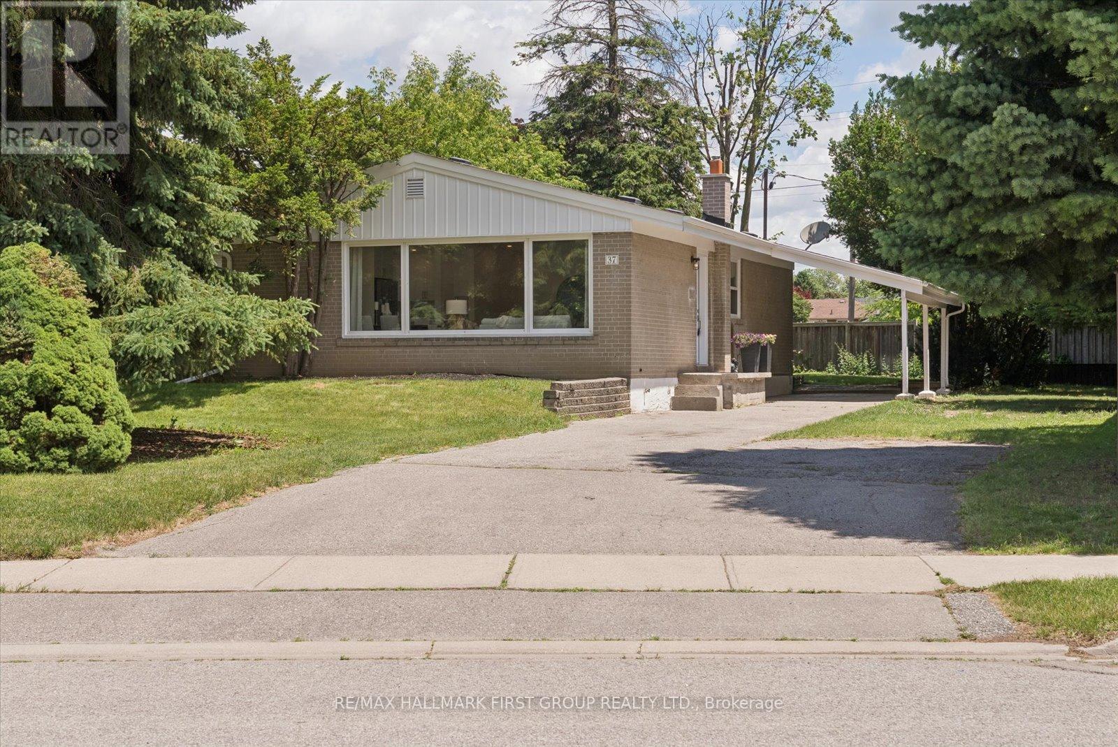 37 HILEY AVENUE, Ajax, Ontario