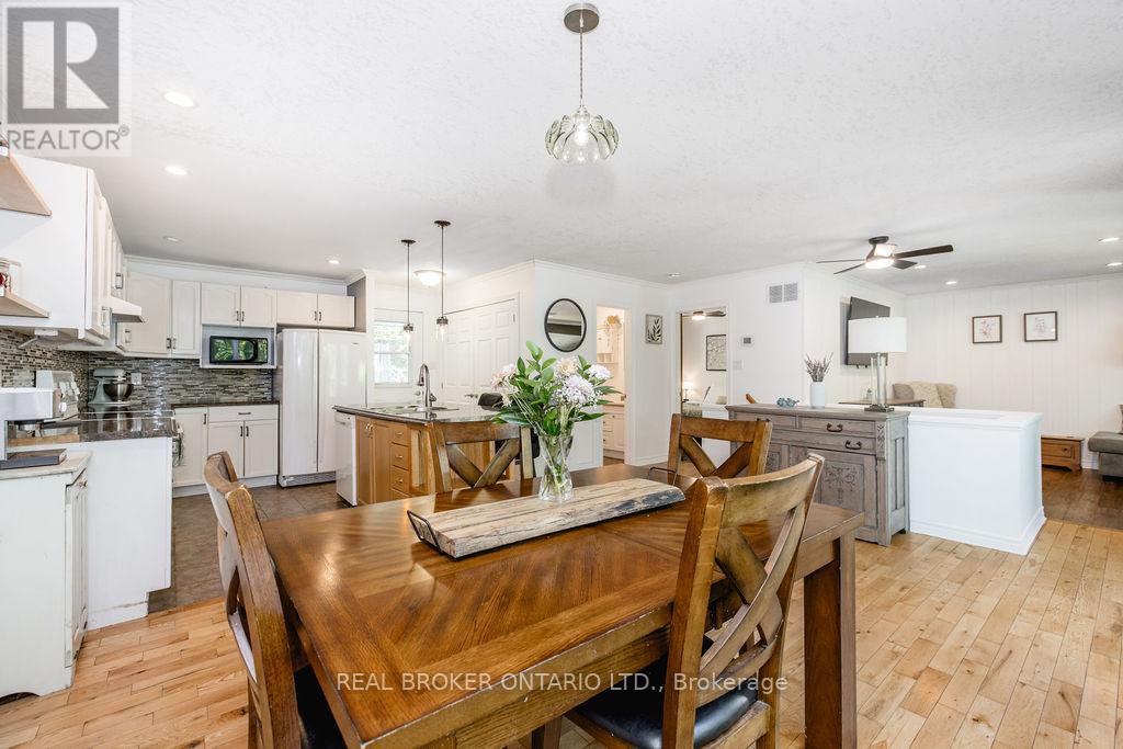 63 Huronwoods Drive, Oro-Medonte, Ontario  L0K 1E0 - Photo 21 - S13414178
