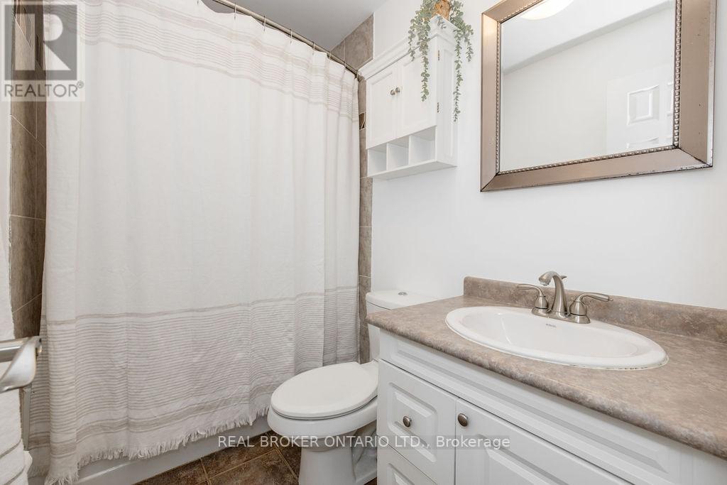 63 Huronwoods Drive, Oro-Medonte, Ontario  L0K 1E0 - Photo 32 - S13414178