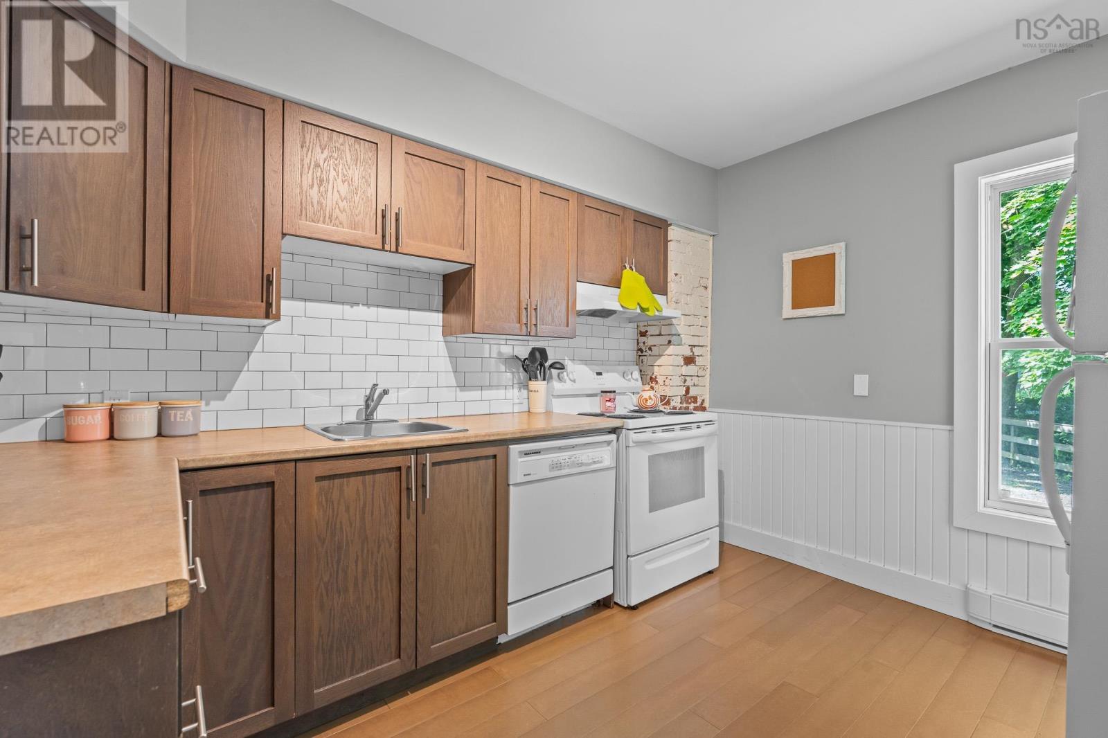 192/194 Albert Street, Windsor, Nova Scotia  B0N 2T0 - Photo 14 - 202615190
