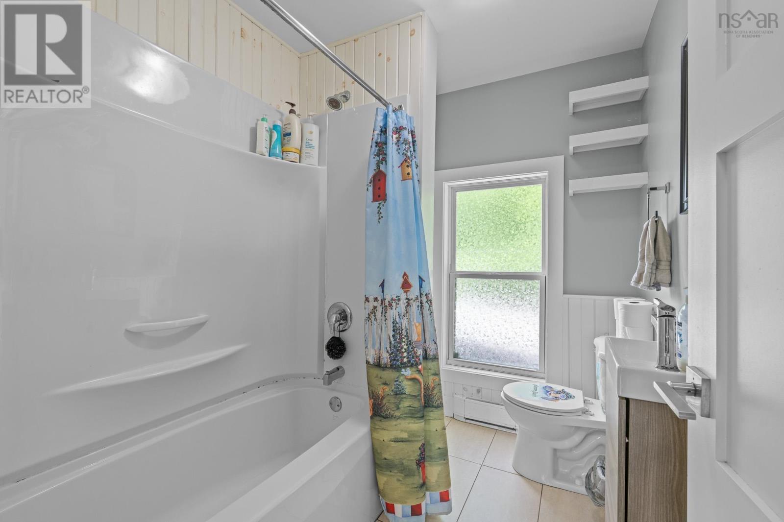 192/194 Albert Street, Windsor, Nova Scotia  B0N 2T0 - Photo 22 - 202615190