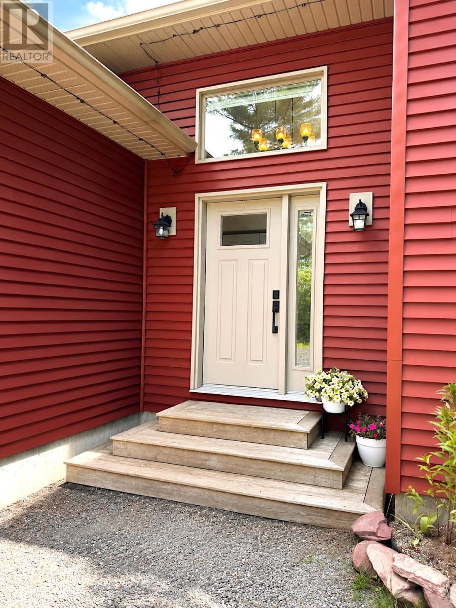 820 Airport Rd, Sault Ste. Marie, Ontario P6A 5K8 - Photo 5 - SM261443