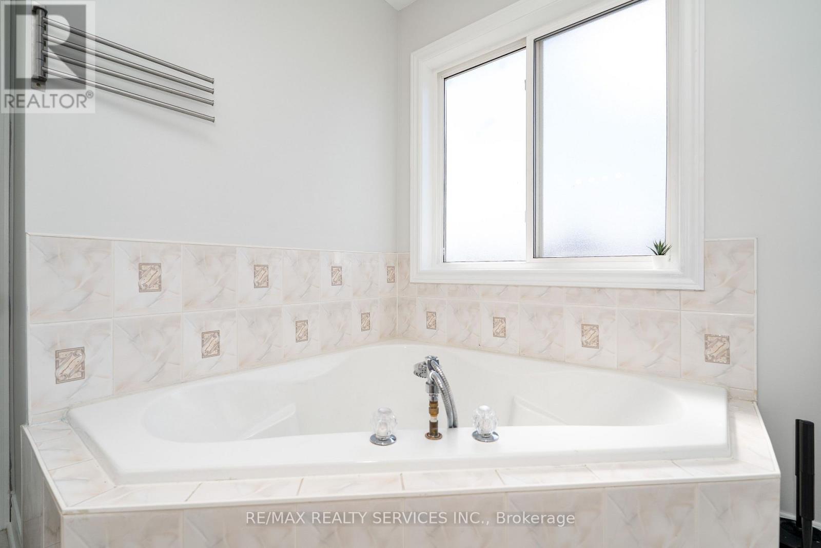 7009 Kalar Road, Niagara Falls, Ontario  L2H 3J6 - Photo 16 - X13473556