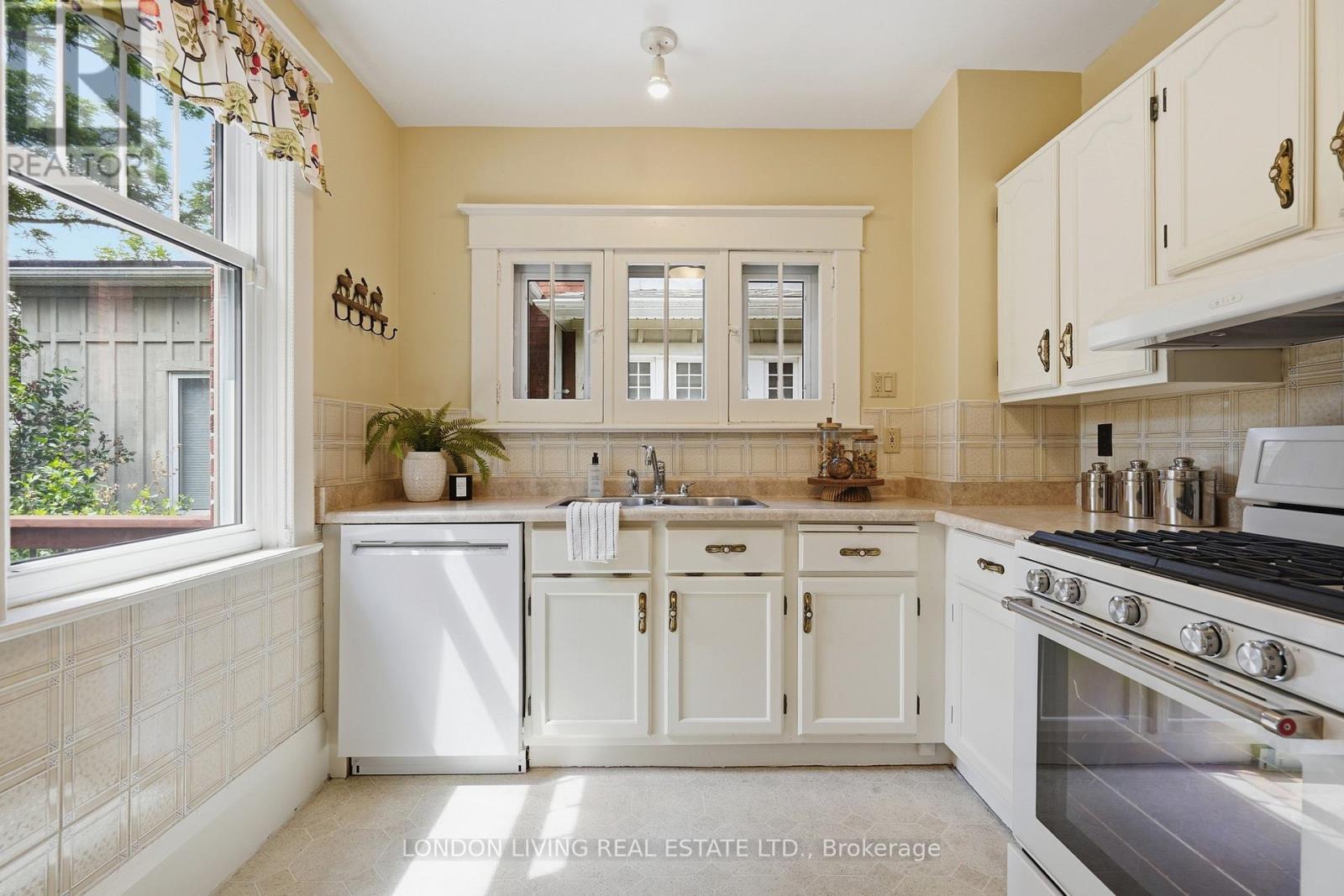 39 Gerrard Street, London South, Ontario  N6C 4C6 - Photo 15 - X13473904