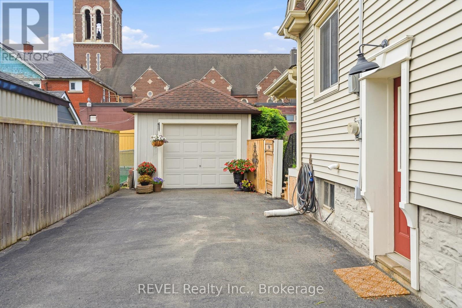 99 Young Street, Welland (Welland Downtown), Ontario  L3B 4C5 - Photo 3 - X13473882