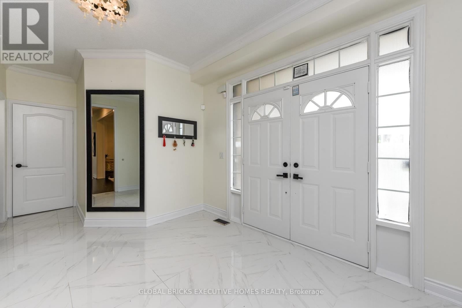 3435 Artesina Drive, Mississauga, Ontario  L5M 7K3 - Photo 7 - W13472364