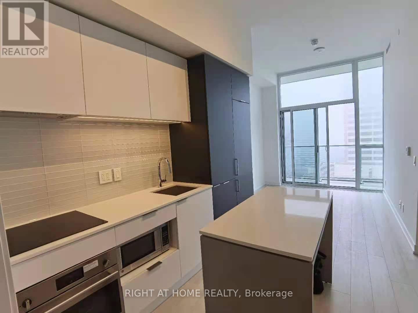 2008 - 33 Helendale Avenue, Toronto, Ontario  M4R 0A4 - Photo 3 - C13473942
