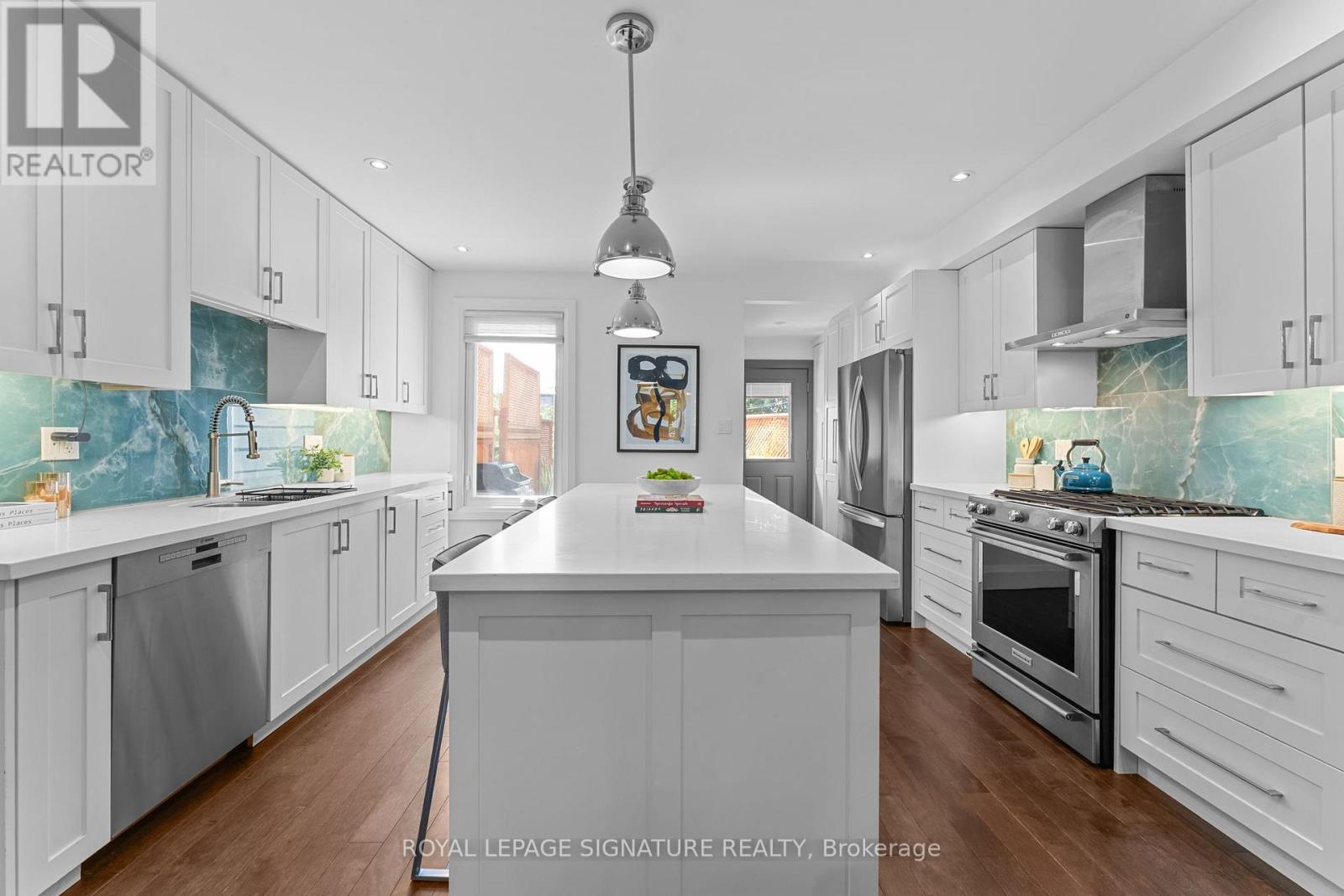 113 Merrill Avenue E, Toronto, Ontario  M4C 1C8 - Photo 11 - E13473760
