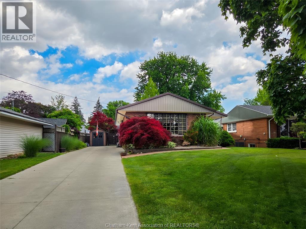 MLS# 26014727: 211 Faubert DRIVE, Chatham, Canada