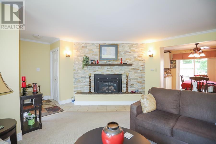 915 Fourth Lin E, Sault Ste. Marie, Ontario  P6A 6J8 - Photo 18 - SM261450