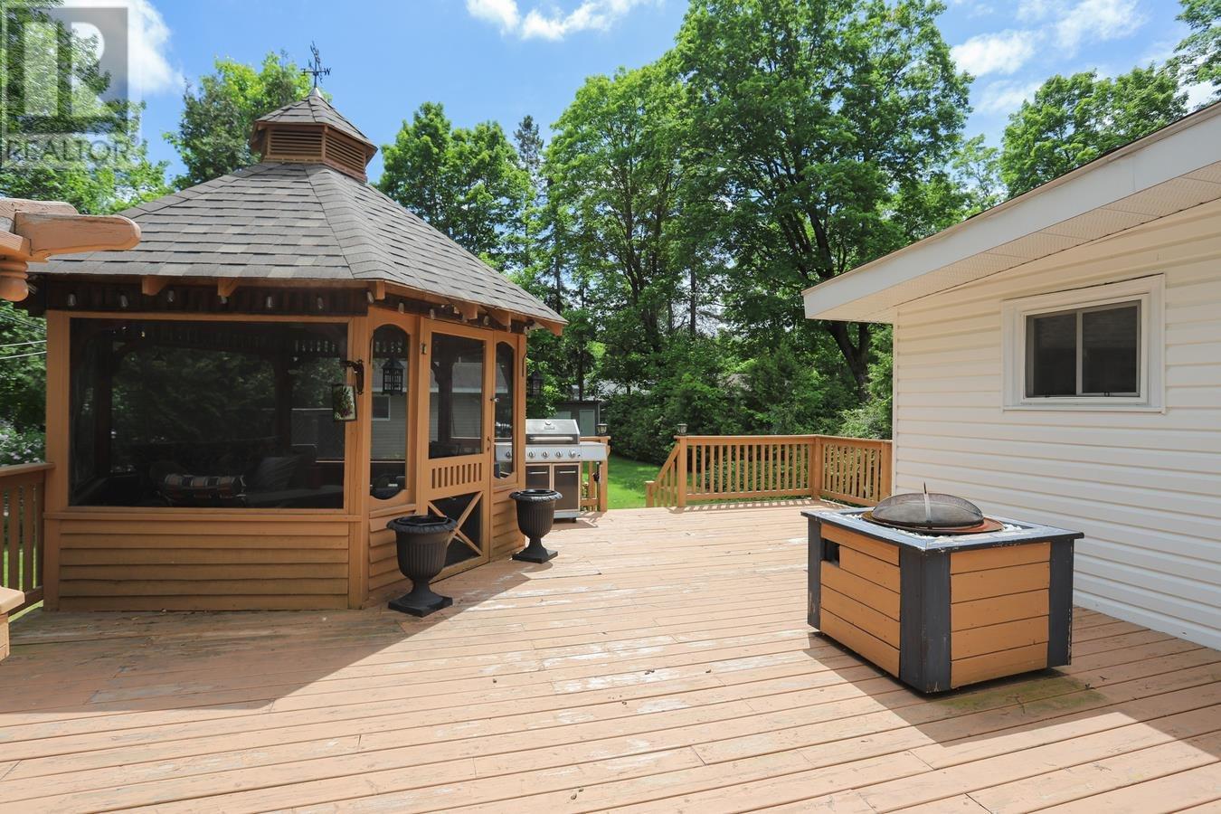 915 Fourth Lin E, Sault Ste. Marie, Ontario  P6A 6J8 - Photo 11 - SM261450
