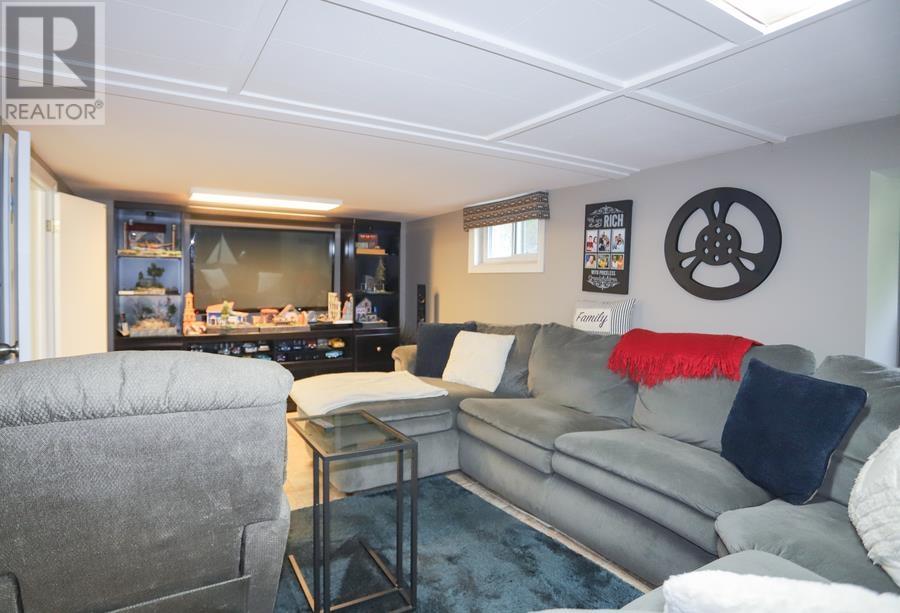 915 Fourth Lin E, Sault Ste. Marie, Ontario  P6A 6J8 - Photo 41 - SM261450