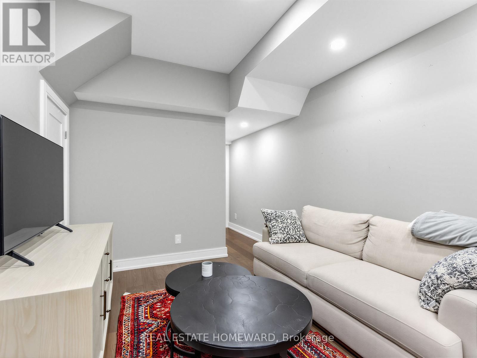 Upper - 133 Cowan Avenue, Toronto, Ontario  M6K 2N1 - Photo 30 - W13473670