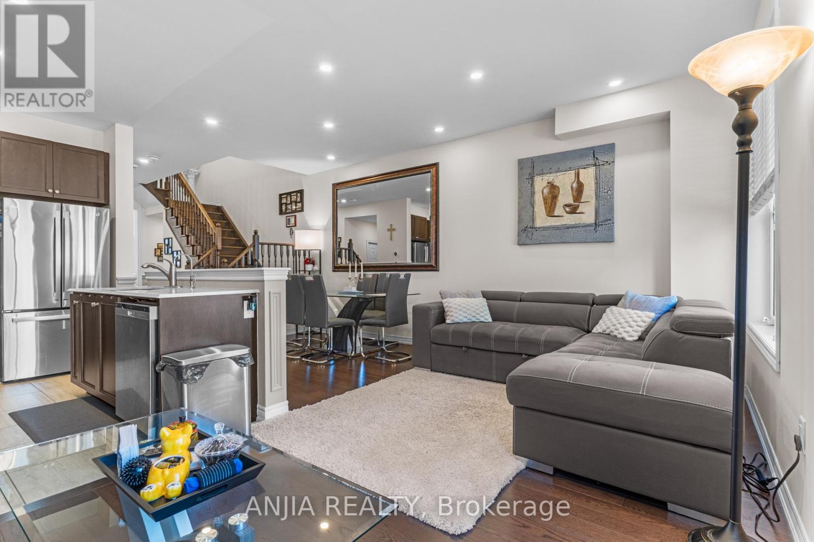 24 Morra Avenue, Caledon, Ontario  L7E 4K5 - Photo 4 - W13473880