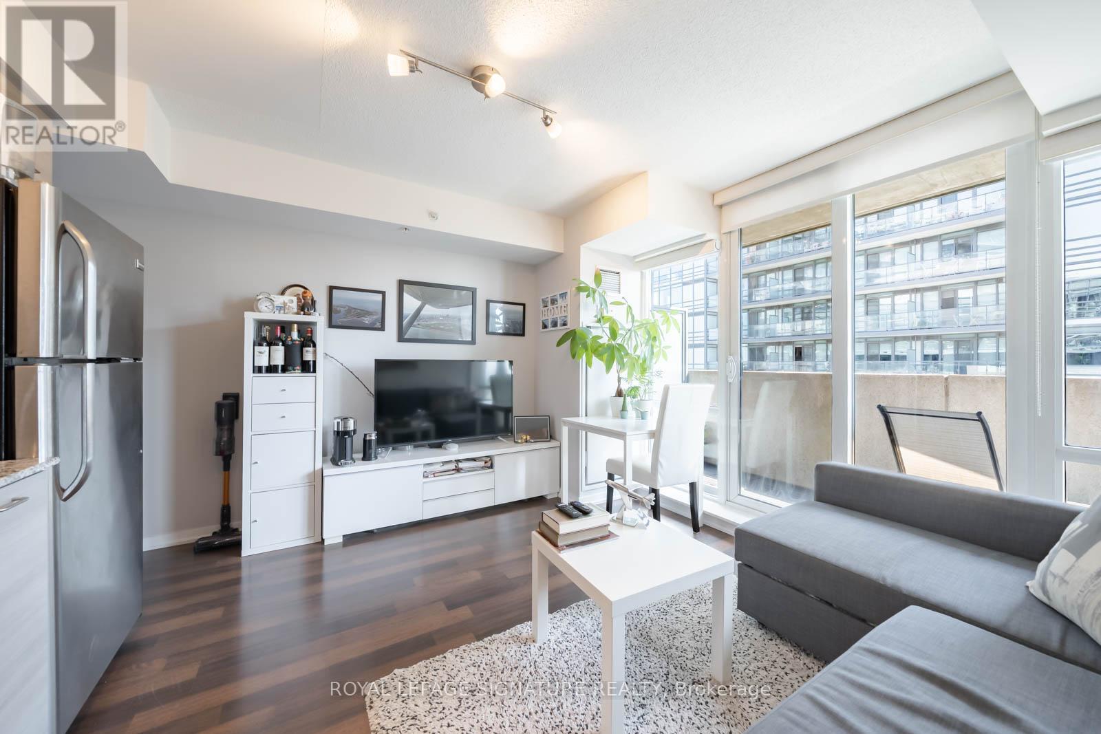 1208 - 20 Joe Shuster Way, Toronto, Ontario  M6K 0A3 - Photo 2 - W13473928