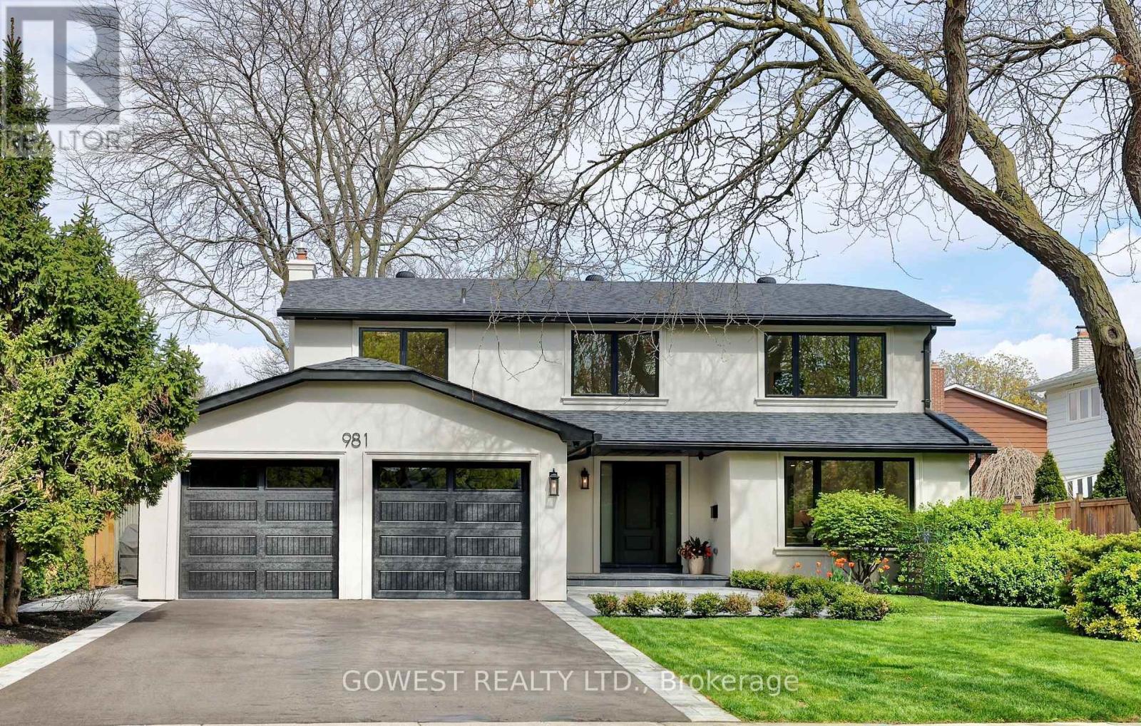 981 Valdese Drive, Mississauga, Ontario  L5C 2Z5 - Photo 2 - W13473950