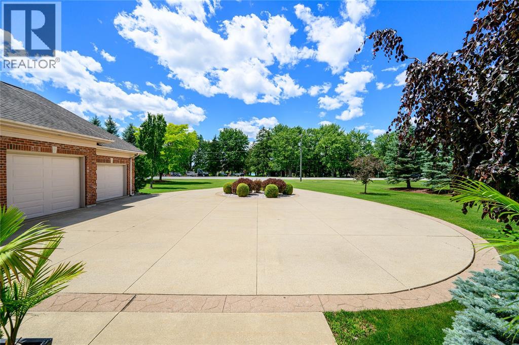 930 St.clair Parkway, Moore Township photo 3