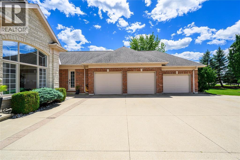 930 St.clair Parkway, Moore Township photo 2