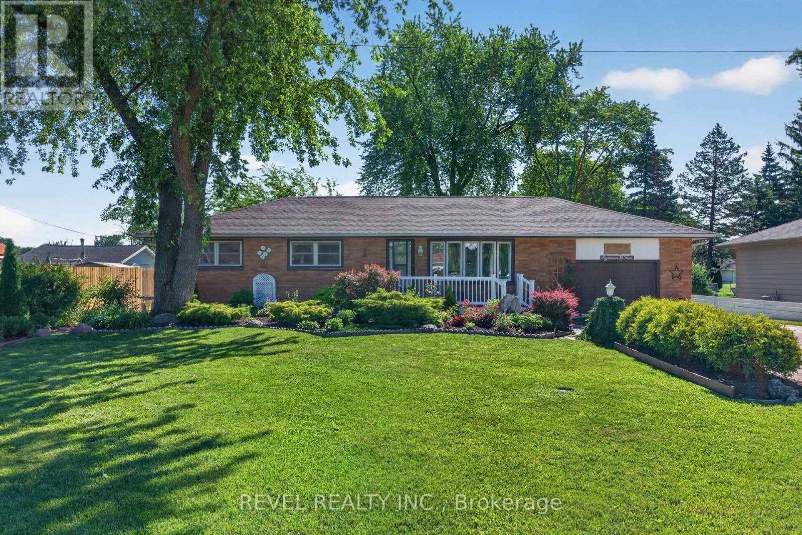 1804 ST. ANNE STREET, Tecumseh, Ontario