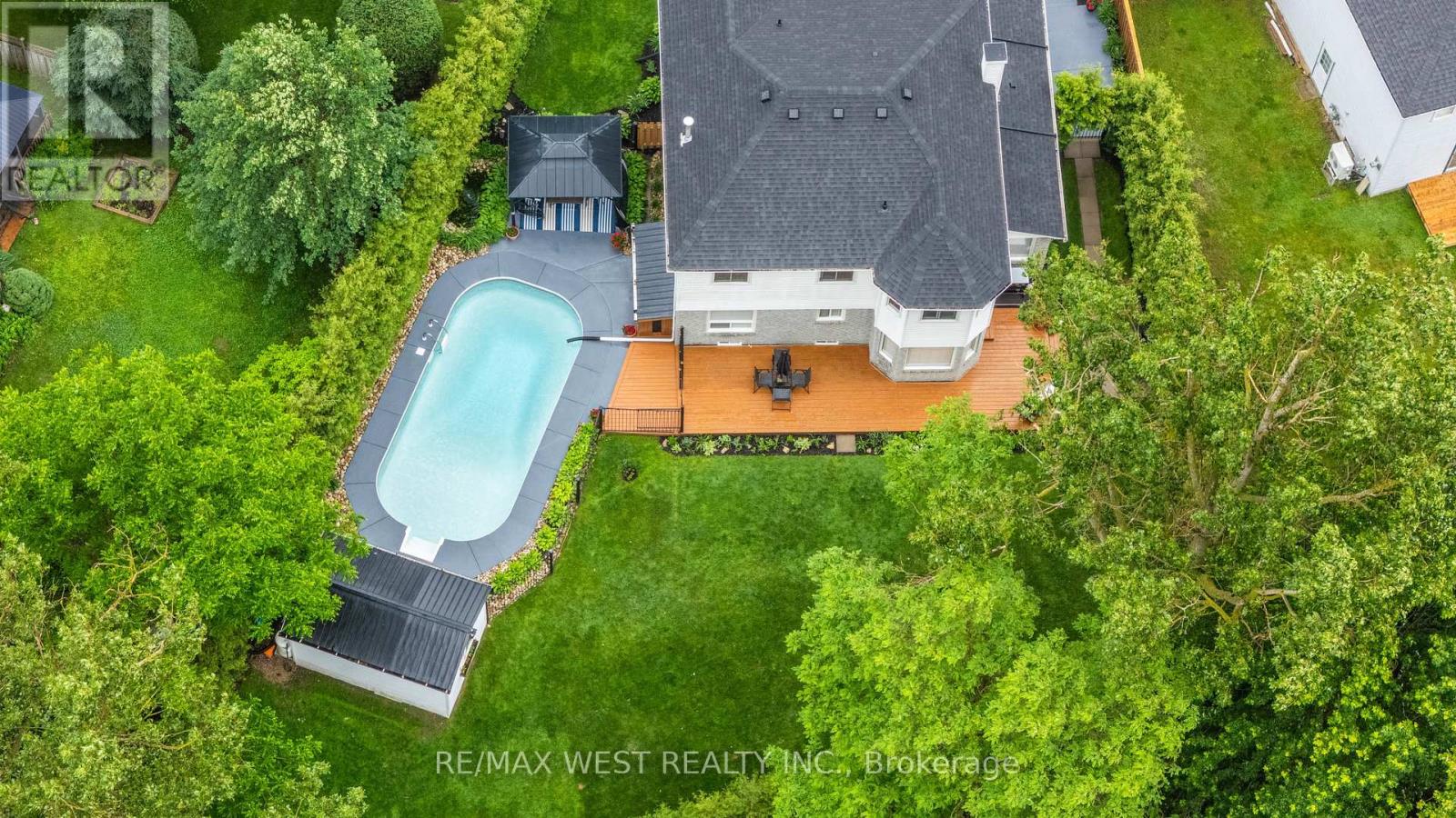 203 ELIZABETH CRESCENT, Centre Wellington, Ontario