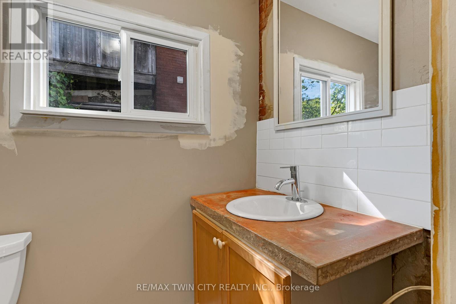 91 Charles Street E, Kitchener, Ontario  N2G 2P5 - Photo 16 - X13473740