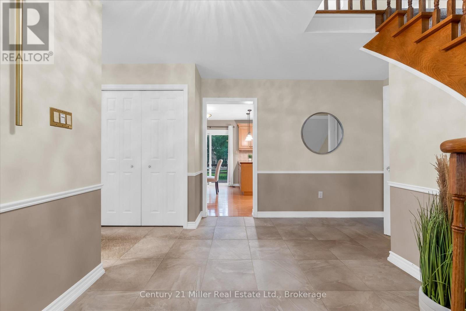 1482 Caulder Drive, Oakville, Ontario  L6J 5S9 - Photo 6 - W13474034