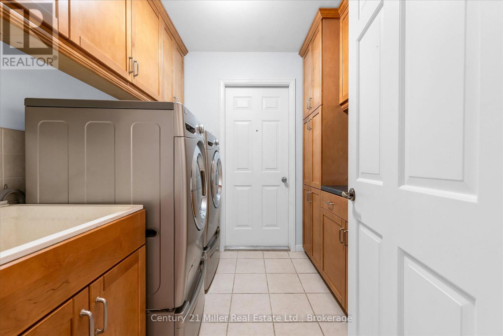 1482 Caulder Drive, Oakville, Ontario  L6J 5S9 - Photo 8 - W13474034