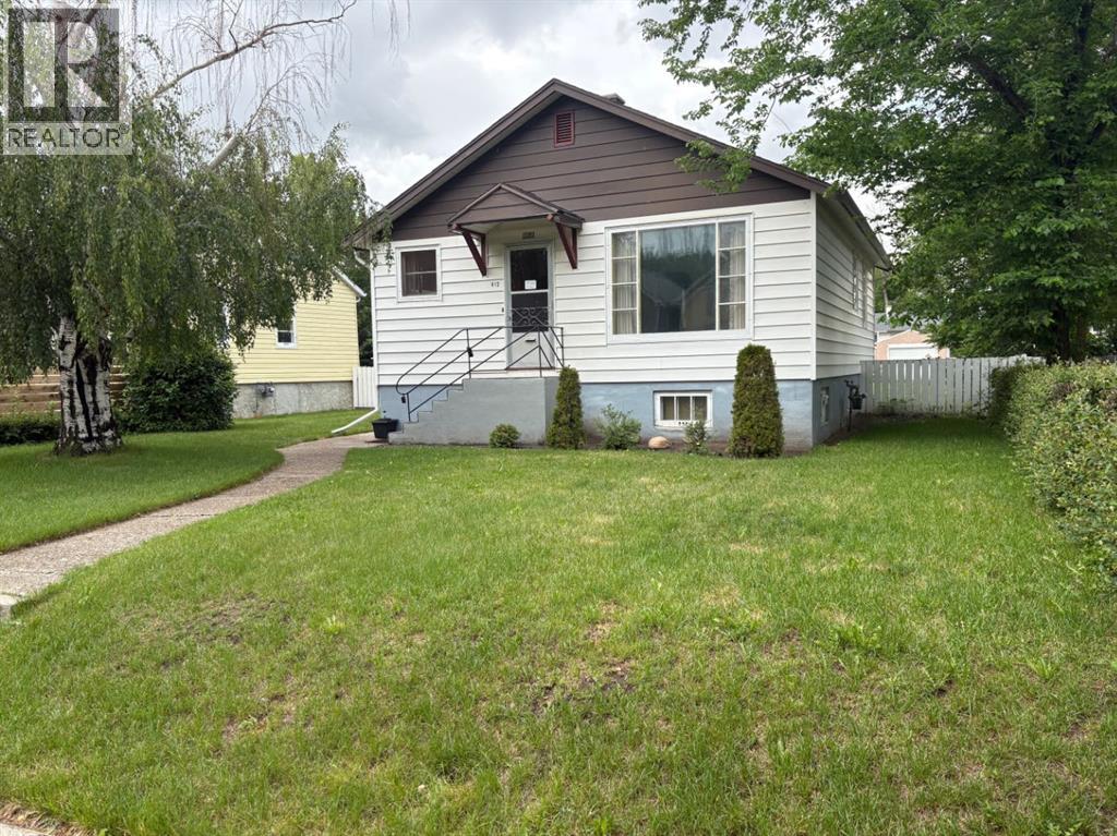 812 6 Street S, Lethbridge, Alberta  T1J 2E8 - Photo 2 - A2305318