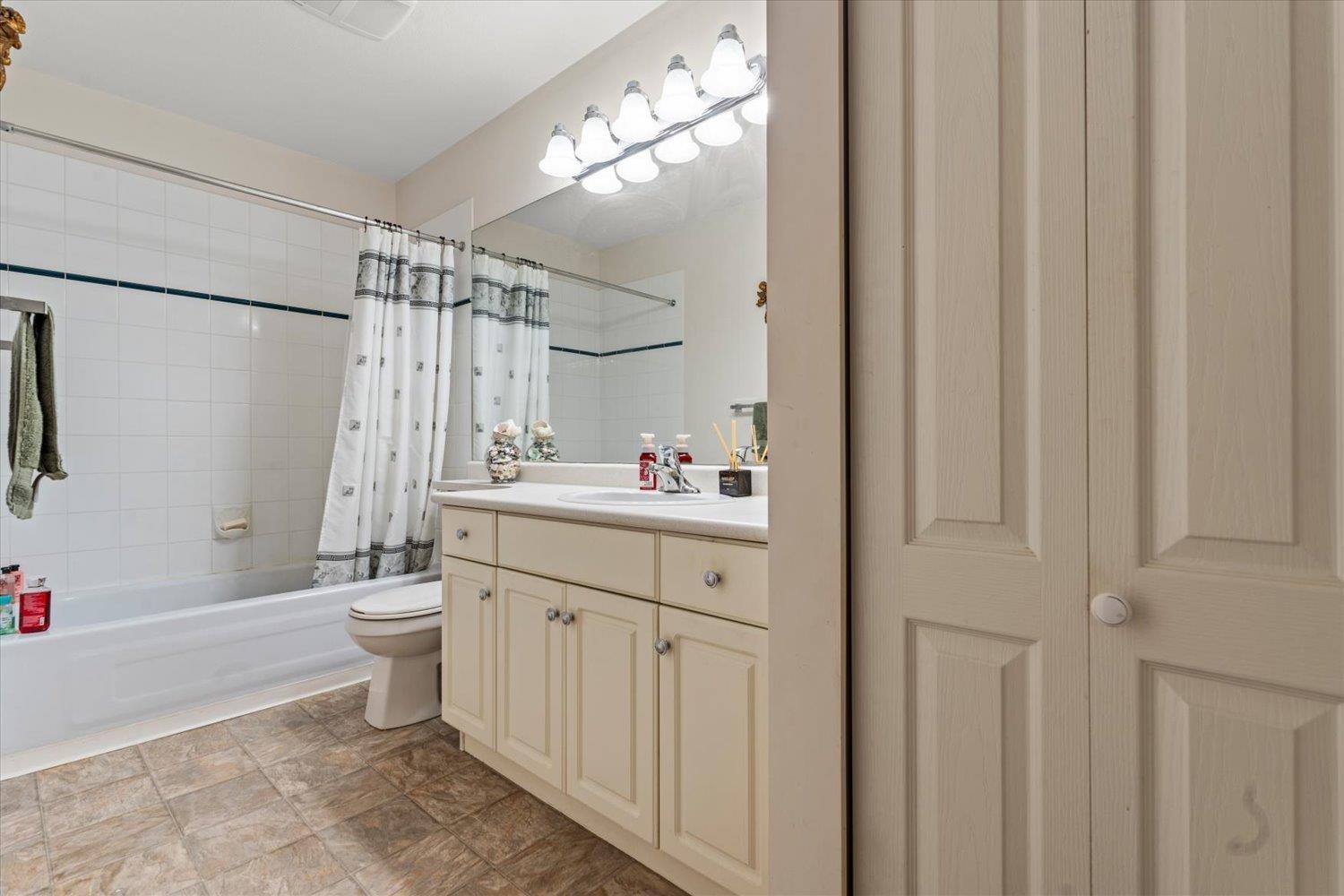 404 33708 King Road, Abbotsford, British Columbia  V2S 8C6 - Photo 23 - R3137761