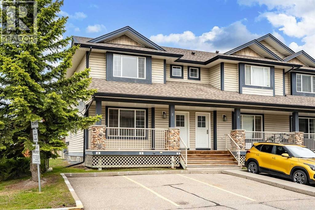 5 Citadel Point NW, Calgary, Alberta  T3G 5L2 - Photo 1 - A2295207