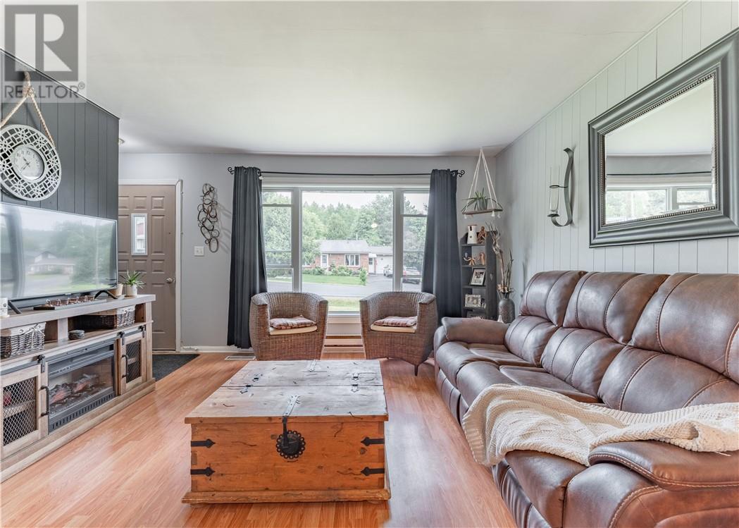 1070 Crescent Park Road, Sudbury, Ontario  P3A 2V3 - Photo 4 - 2128691