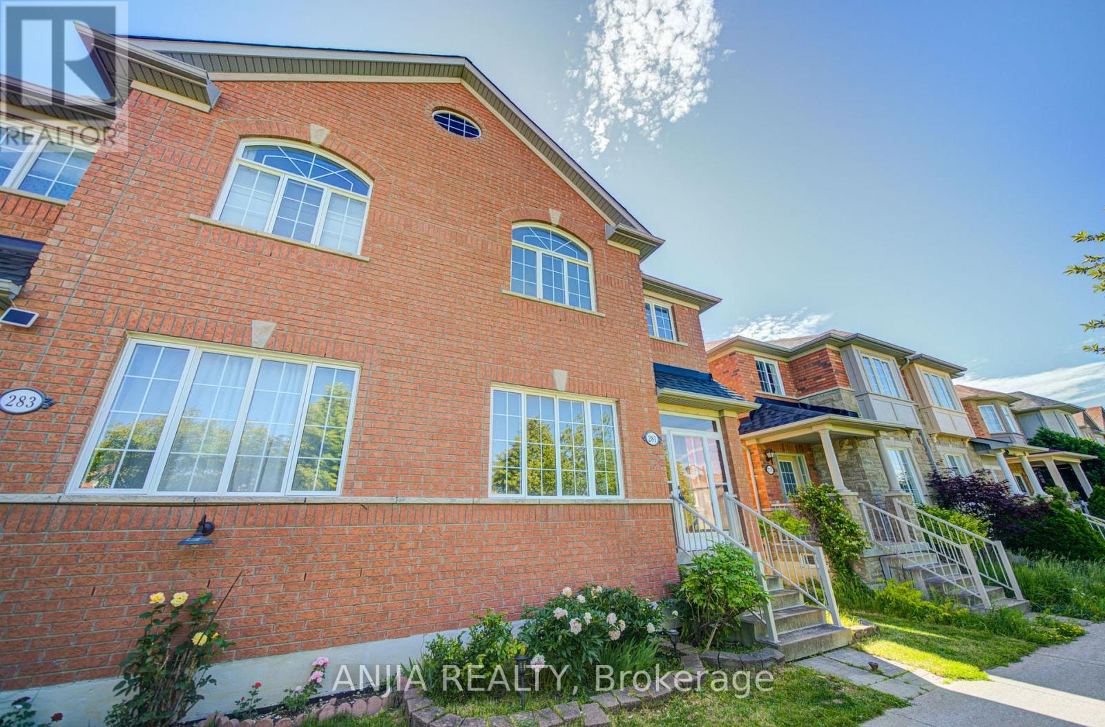 281 Mingay Avenue, Markham, Ontario  L6E 1T5 - Photo 3 - N13474036