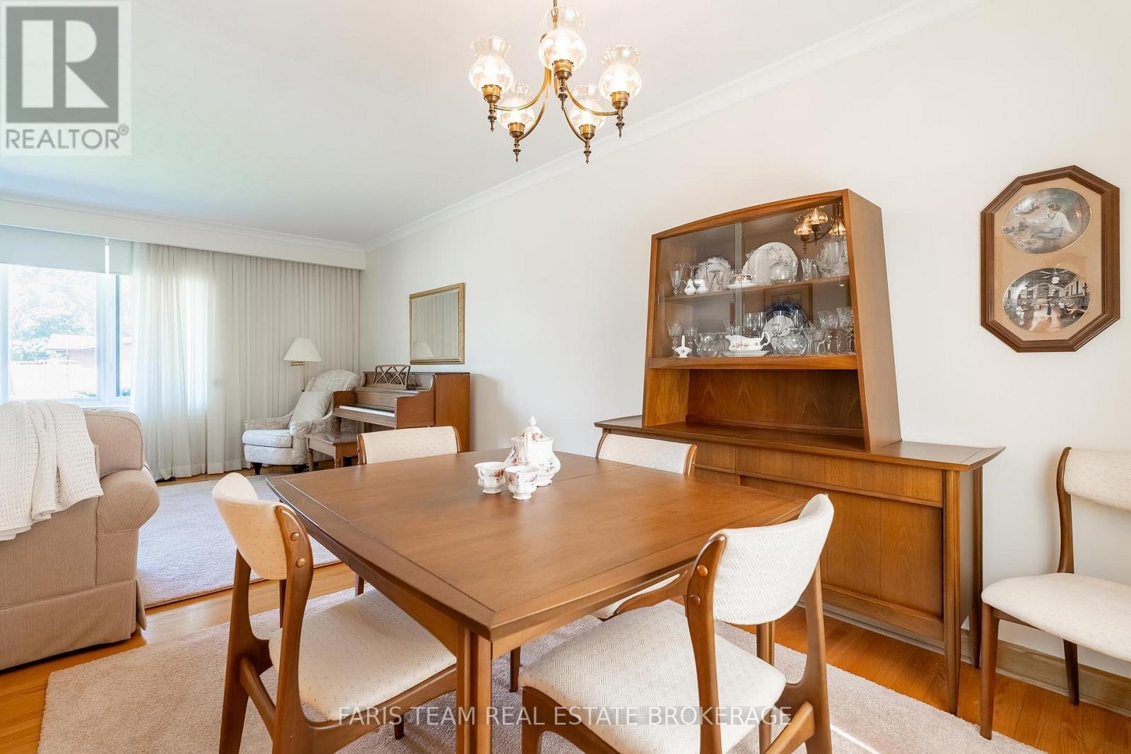 37 Downsview Drive, Barrie, Ontario  L4M 4P9 - Photo 11 - S13474014