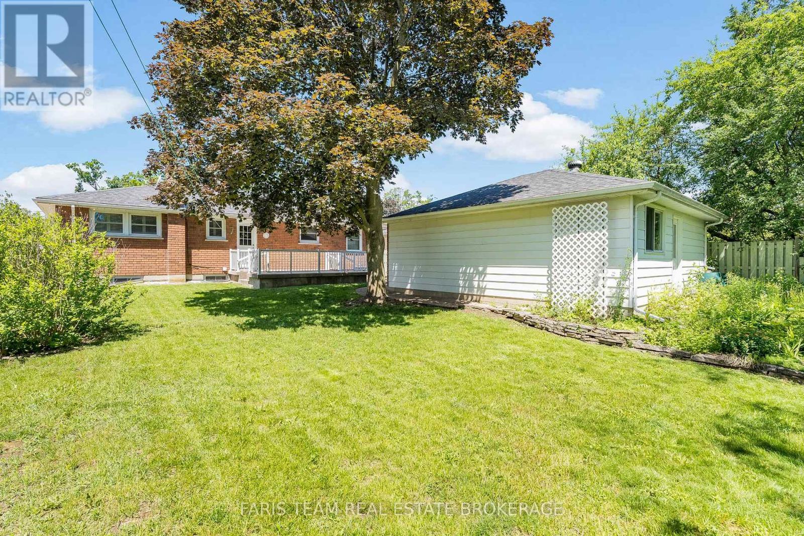 37 Downsview Drive, Barrie, Ontario  L4M 4P9 - Photo 28 - S13474014