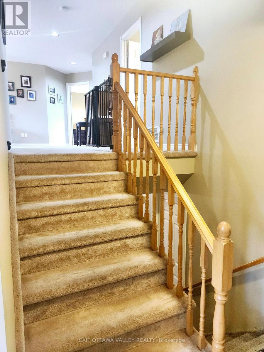 2943 B Line Road, Laurentian Valley, Ontario  K8A 6W6 - Photo 23 - X13172522