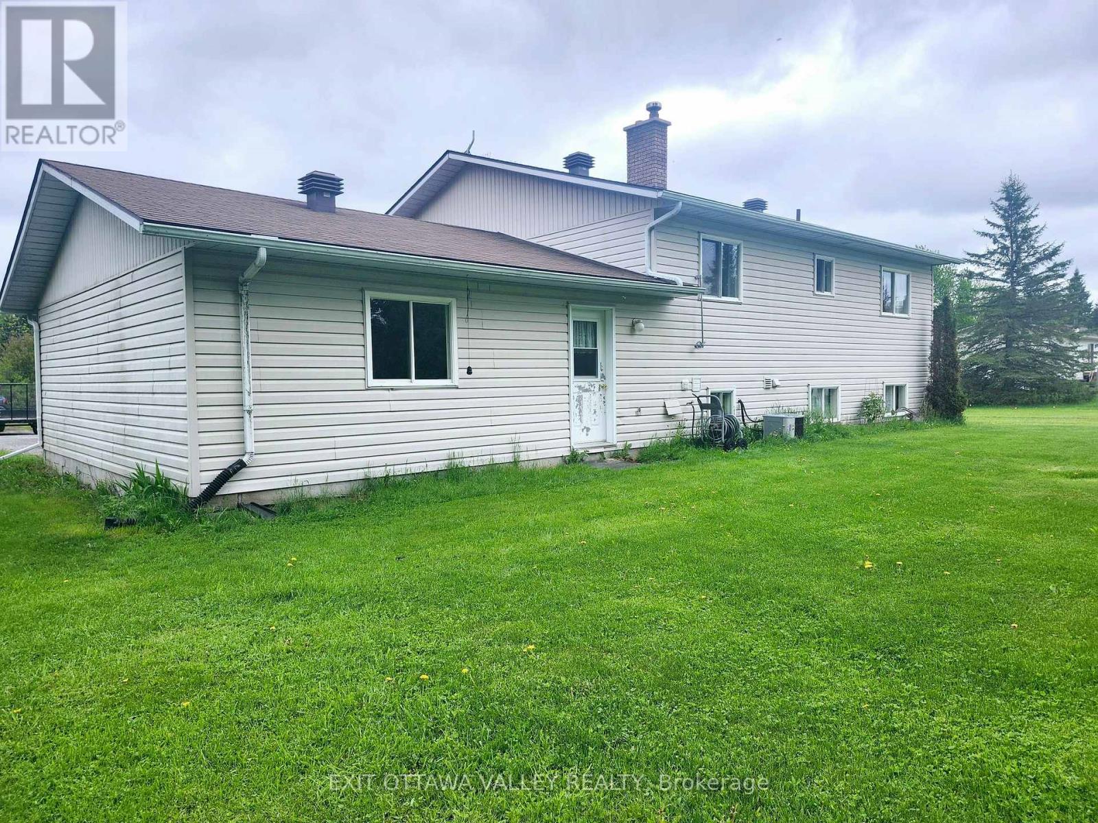2943 B Line Road, Laurentian Valley, Ontario  K8A 6W6 - Photo 4 - X13172522
