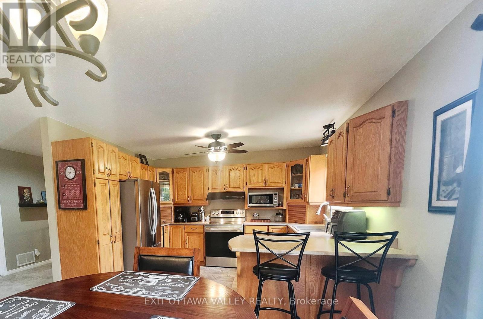 2943 B Line Road, Laurentian Valley, Ontario  K8A 6W6 - Photo 6 - X13172522