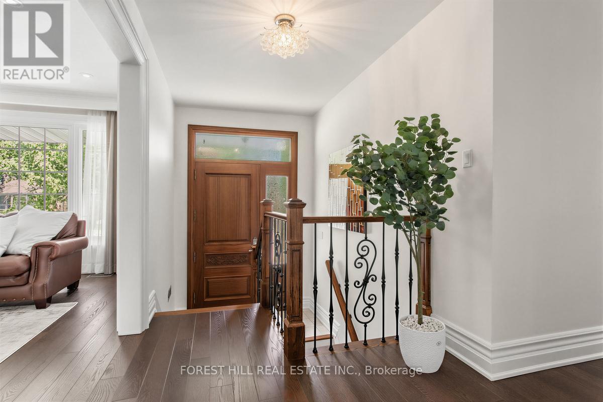 46 Viamede Crescent, Toronto, Ontario  M2K 2A8 - Photo 3 - C13473212