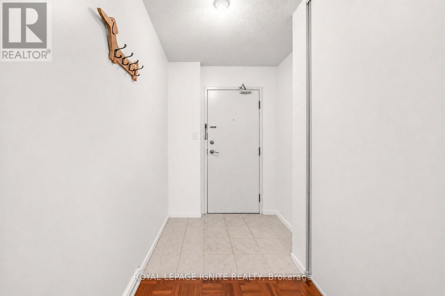 1708 - 350 Webb Drive, Mississauga, Ontario  L5B 3W4 - Photo 4 - W13474006
