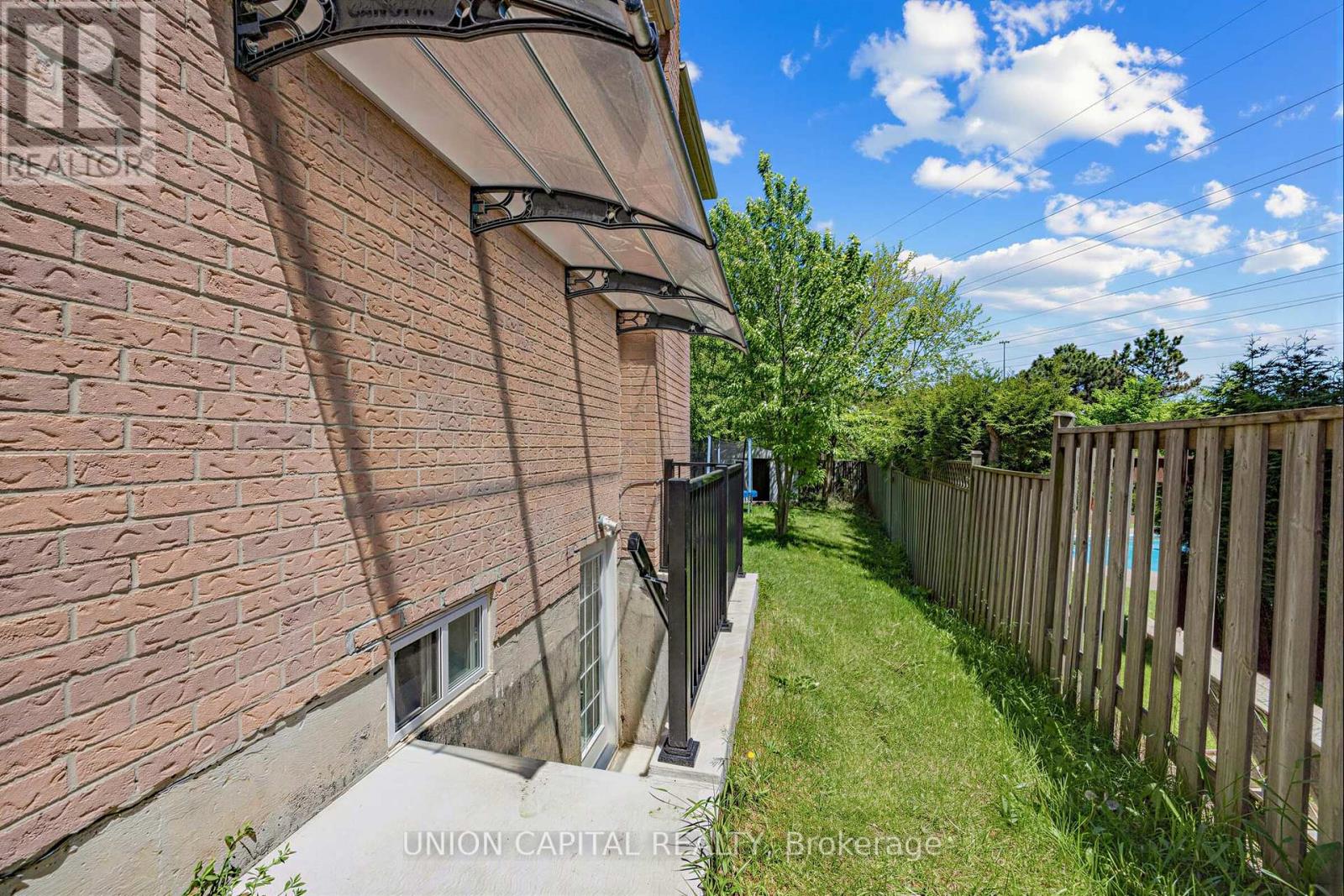 Bsmt - 274 Harrowsmith Drive, Mississauga, Ontario  L5R 1R1 - Photo 2 - W13474048