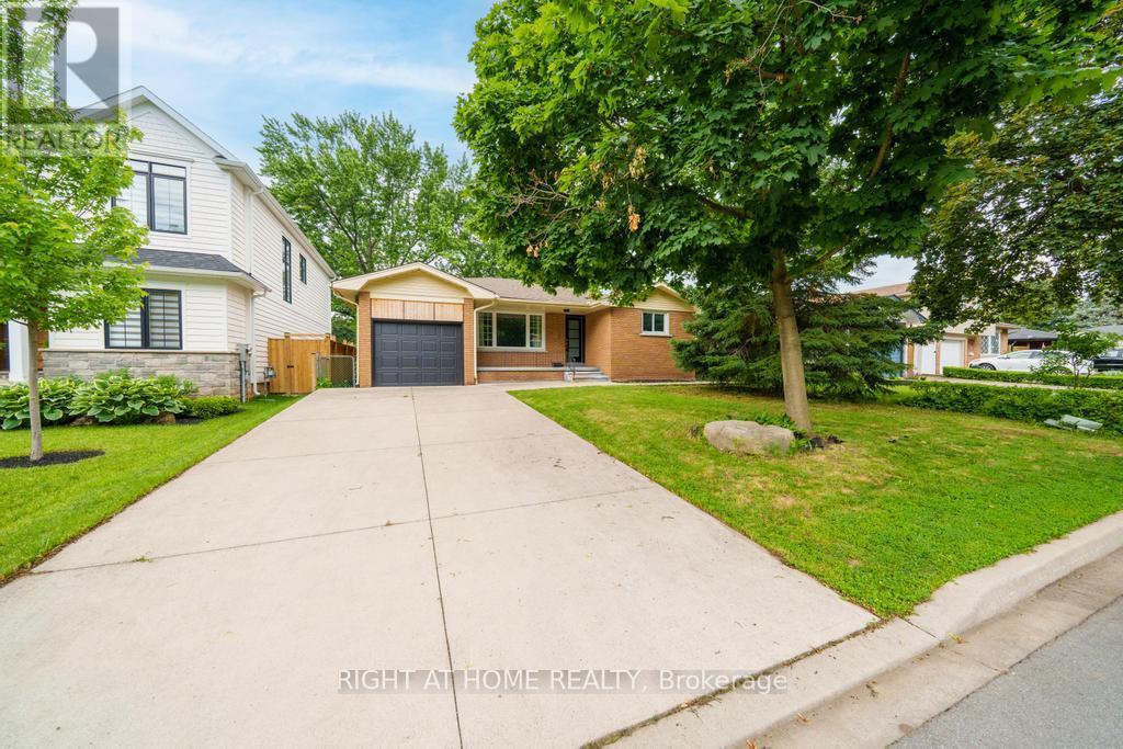 662 Montego Crescent, Burlington, Ontario  L7N 2Z1 - Photo 2 - W13474064